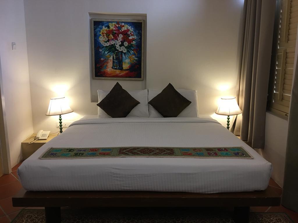Spices Hotel George Town Exteriör bild